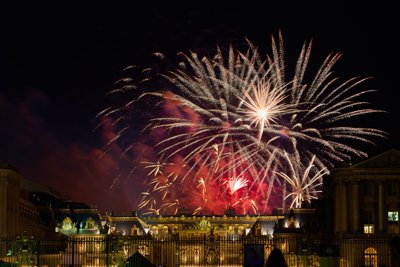 Photo from gallery Fireworks in Versailles, Sept 2020 taken on 2020:09:05 22:59:20 at Versailles by DrJLT