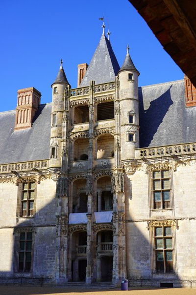 Chateaudun, Chateau, Old Town and Butterflies 201902 #10