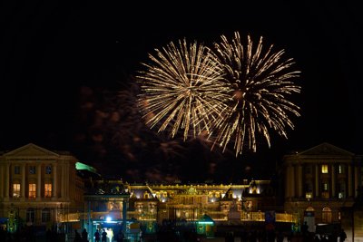 Photo from gallery Fireworks in Versailles, Sept 2020 taken on 2020:09:12 22:57:01 at Versailles by DrJLT