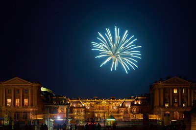 Photo from gallery Fireworks in Versailles, Sept 2020 taken on 2020:09:12 22:52:46 at Versailles by DrJLT