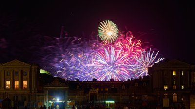 Photo from gallery Fireworks in Versailles, Sept 2020 taken on 2020:09:12 23:01:54 at Versailles by DrJLT