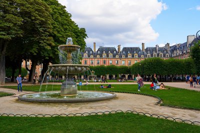 Paris (Archives Nationales, Places des Vosges, Bourse) Summer 201908 #10