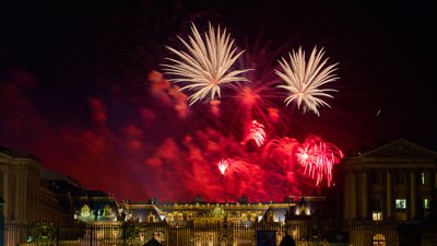 Photo from gallery Fireworks in Versailles, Sept 2020 taken on 2020:09:05 22:59:26 at Versailles by DrJLT