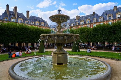Photo from gallery Paris (Archives Nationales, Places des Vosges, Bourse) Summer 201908 taken on 2019:08:07 17:26:16 at Paris by DrJLT