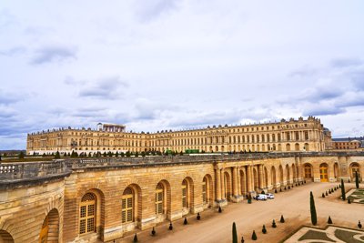 Photo from gallery Versailles (Swans, Chateau, Park) Spring 201903 taken on 2019:03:08 16:09:07 at Versailles by DrJLT