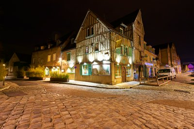 Photo from gallery Chartres [Dec 2021] taken on 2021-12-04 21:20:42 at Chartres by DrJLT