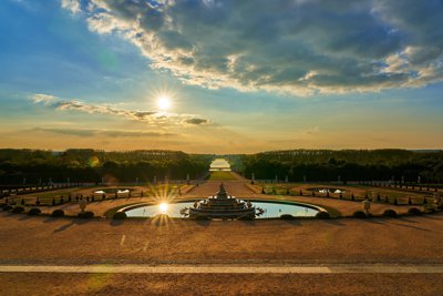 Photo from gallery Versailles (Park, Chateau, Fountain, Swan, Coot), Spring 201905 taken on 2019:04:29 19:54:43 at Versailles by DrJLT