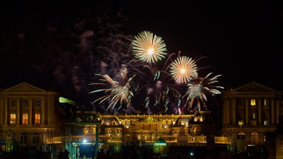 Photo from gallery Fireworks in Versailles, Sept 2020 taken on 2020:09:12 22:53:54 at Versailles by DrJLT