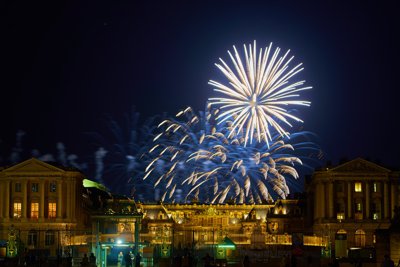 Photo from gallery Fireworks in Versailles, Sept 2020 taken on 2020:09:12 22:50:38 at Versailles by DrJLT