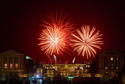 Photo from gallery Fireworks in Versailles, Sept 2020 taken on 2020:09:12 23:01:02 at Versailles by DrJLT