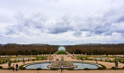 Photo from gallery Versailles (Swans, Chateau, Park) Spring 201903 taken on 2019:03:08 16:15:04 at Versailles by DrJLT