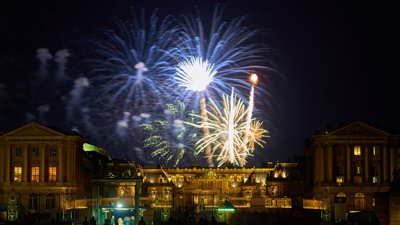 Photo from gallery Fireworks in Versailles, Sept 2020 taken on 2020:09:12 22:54:39 at Versailles by DrJLT