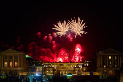 Photo from gallery Fireworks in Versailles, Sept 2020 taken on 2020:09:12 22:59:17 at Versailles by DrJLT
