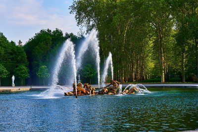 Photo from gallery Versailles (Park, Chateau, Fountain, Swan, Coot), Spring 201905 taken on 2019:05:24 19:23:22 at Versailles by DrJLT