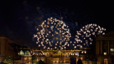 Photo from gallery Fireworks in Versailles, Sept 2020 taken on 2020:09:05 22:57:08 at Versailles by DrJLT