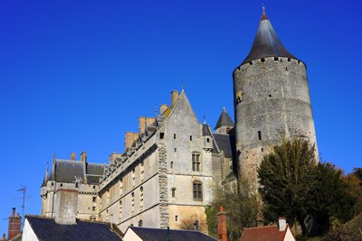 Chateaudun, Chateau, Old Town and Butterflies 201902 #3
