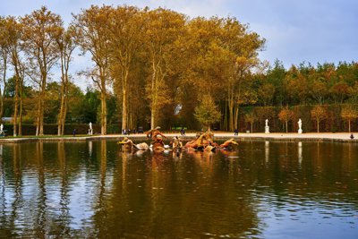 Photo from gallery Versailles (Park, Fountain, Swans, Geese) Autumn 201910 taken on 2019:10:24 16:42:30 at Versailles by DrJLT