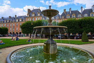 Paris (Archives Nationales, Places des Vosges, Bourse) Summer 201908 #6